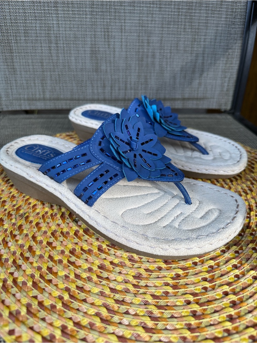 Cliffs by White Mountain Cupcake Sandals 7.5 Blue Floral Comfort Wedge